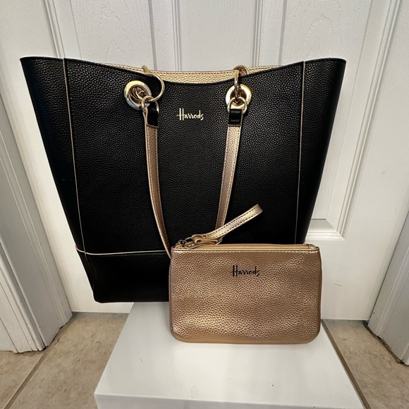 Harrods Black Soft Leather Shoulder Tote Bag with Champagne Gold Wristlet 💝 - Picture 3 of 8
